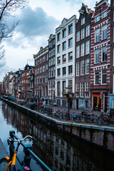 Canales de Amsterdam photo de stock vertical. 