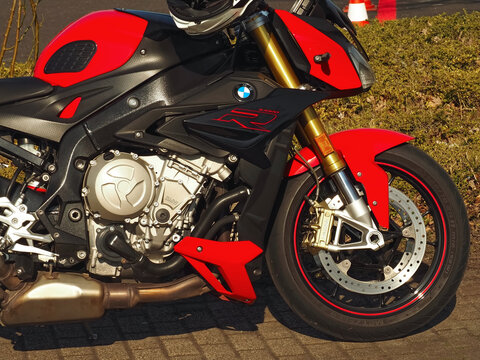 Details of a BMW S 1000 R motorcycle