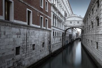 Fototapeta na wymiar Seufzerbrücke in Venedig, Italien