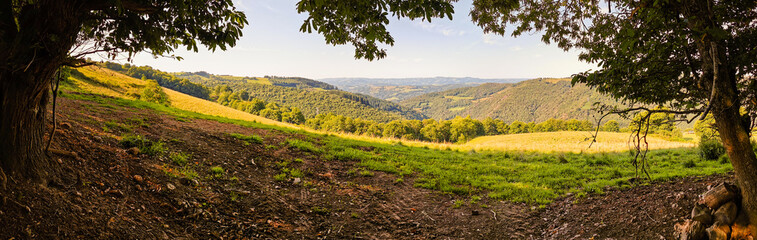 Terre de l'Aveyron, à proximité de Conques, Midi-Pyrénées, Occitanie, France