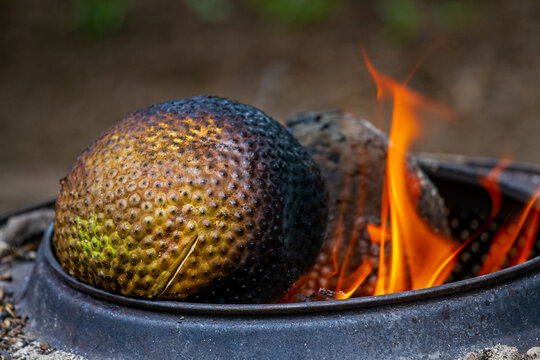 Fruit &agrave; pain en cuisson
