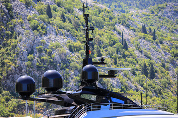 Navigation radar system antennas of big motor yacht