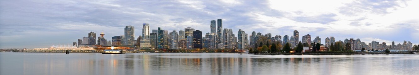 Fototapeta na wymiar Panoramic View of Vancouver Skyline - B.C. CANADA