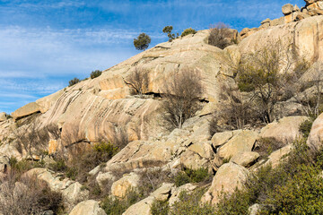 Fototapeta na wymiar natural park formed by granite rocks called La Pedriza in the Sierra de Guadarrama, Madrid
