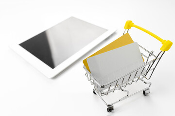 通信販売の支払いをクレジットカードでするイメージ