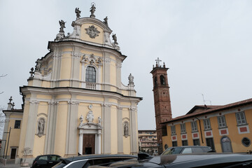 Fototapeta na wymiar La chiesa di Santa Maria Assunta a Cologno al Serio in provincia di Bergamo, Lombardia, Italia.