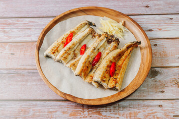 jangeogui, Cleaned eel are seasoned with salt, soy sauce, gochujang, and others to taste, and then grilled. Eel is rich in vitamins A, B, and C, which fight aging and keep the skin healthy and youthfu