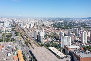 Fototapeta na wymiar aerial view of the busiest region of Tatupé in São Paulo, east side