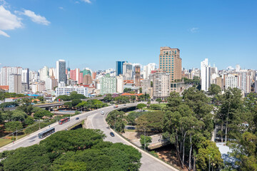 Obraz premium aerial view of downtown São Paulo, Antônio Nakashima Viaduct in the foreground