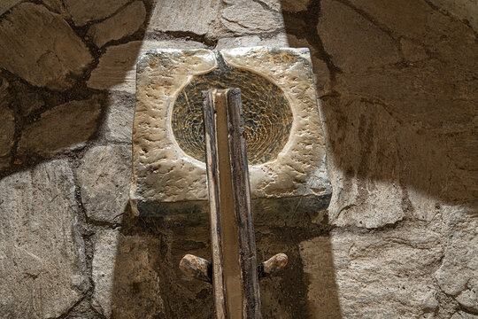 Brunnen in der Sakramentskapelle ob Giswil, Kanton Obwalden, Schweiz