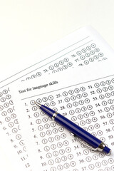 Obraz premium Blank or list for English exam test on the white table