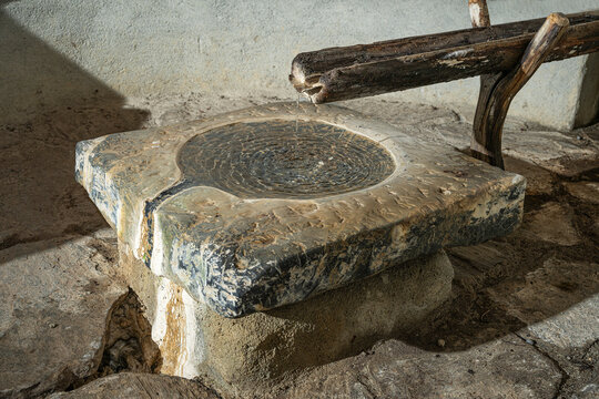 Brunnen in der Sakramentskapelle ob Giswil, Kanton Obwalden, Schweiz