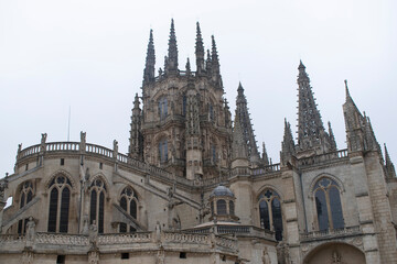 Fototapeta na wymiar Catedral de Burgos, España un día nublado.