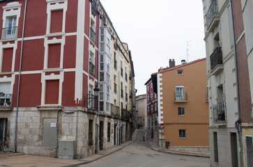 Fototapeta na wymiar Calles de casco histórico de Burgos, España.