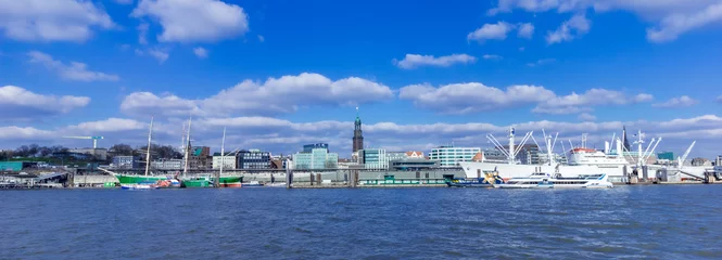 Foto auf Acrylglas Skyline of Hamburg, Germany with boats in the harbor  © Harry