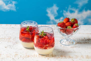 いちごのデザート　 red strawberries 