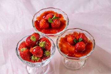 いちごのデザート　 red strawberries 