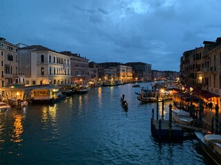 Fototapeta na wymiar ベネチアの夜景