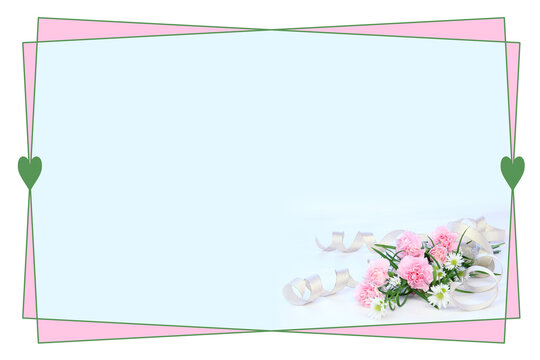 母の日　ピンクのカーネーションと白い孔雀草の花束のハート・フレーム（ブルーバック）