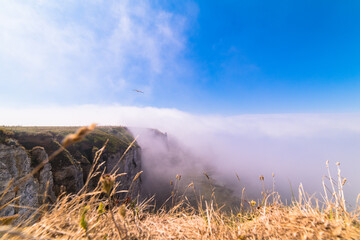 fog over the cliff of etreta