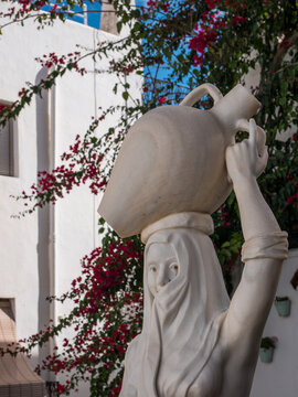 Sculpture "La Mojaquera" (the Woman of Mojacar), in Moj&aacute;car, Almer&iacute;a, Andalusia, Spain