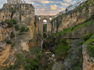 Photo sur Plexiglas Ronda Pont Neuf vue sur le tajo de Ronda ou nouveau pont dans la municipalité de Ronda, Andalousie