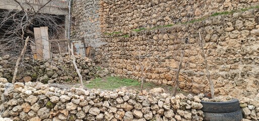 Stonework, Mardin Stonework, Stonemason, Historical Stone Walls, Village Walls.