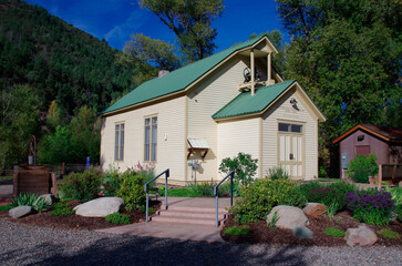 Fototapeta na wymiar school house and meeting house in the mountains of Colorado