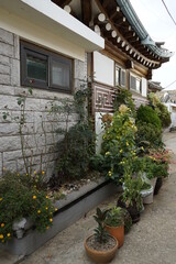 Naklejka premium 한옥마을 관광도시의 거리풍경입니다.