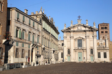 Fototapeta na wymiar historic old town of Mantova, Unesco world heritage, Italy 