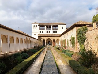 Fototapeta na wymiar [Spain] Fountain in the Court of la Acequia in the Generalife (The Alhambra, Granada)