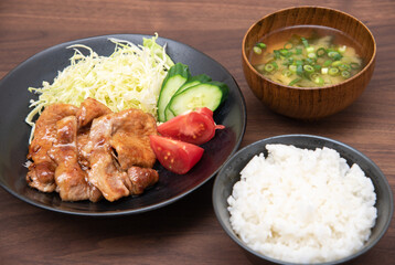 豚肉の生姜焼き定食
