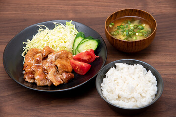 手作りの豚肉しょうが焼き定食