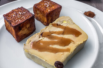 Foie gras au café, pain perdu