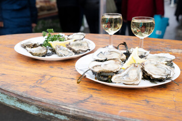 fresh oysters on farmer market