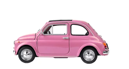 Photo sur Plexiglas Voitures anciennes Petite voiture rétro rose isolée sur blanc
