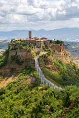 Splendida vista di Civita di Bagnoregio, città fantasma medievale, nel Lazio