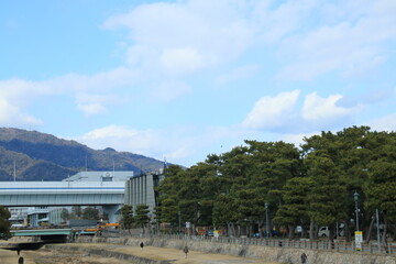 Fototapeta na wymiar 日本の都市：兵庫県芦屋市の芦屋川周辺の風景