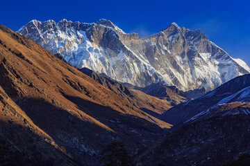 Everest Base camp Trek Landscape Mount Lhotse  Nepal - obrazy, fototapety, plakaty