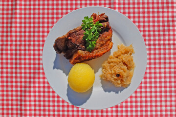 Schäuferla mit Kloß