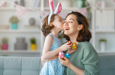 Obraz premium Family celebrating Easter