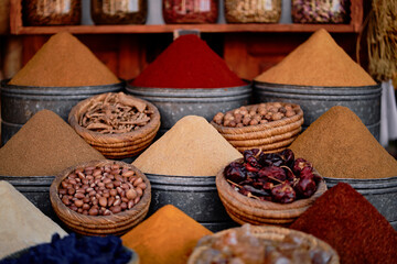 Exotic colorful spices on moroccan street market. - obrazy, fototapety, plakaty