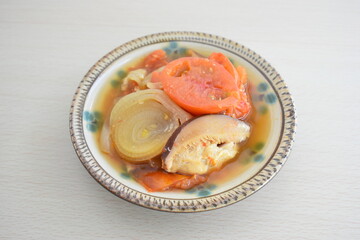 無水調理のチキンのトマト煮