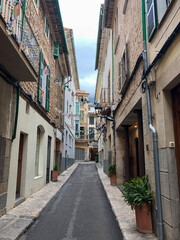 Narrow street in the old town of Sóller in Mallorca