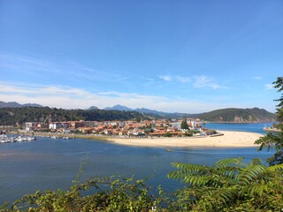 Fototapeta na wymiar View of the bay of Ribadesella, Asturias, Spain 