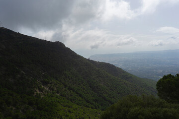 VISTA DE FUENGIROLA DESDE UNA MONTAÑA DE MIJAS