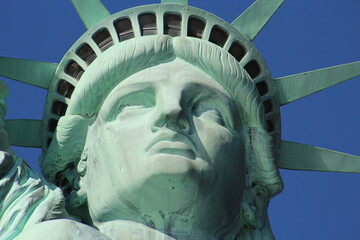 Foto de cerca de la cara de la estatua de la libertad de Nueva York