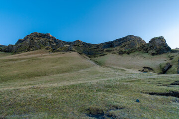 Reynisdrangar Hálsanefshellir Cave Black Beach auf Iceland 