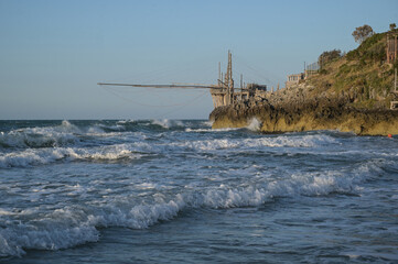 Antico trabucco sulla spiaggia di Peschici