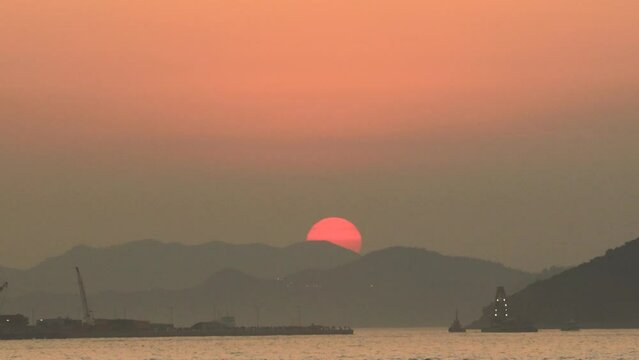 15 Jan 2021, Belcher Bay, Sunset at city of Hong kong